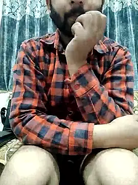 Snapshot of Cute_Kamasutra_boy chatting on 01/11/26, 02:22 Cute Kamasutra boy online show from 01/11/26, 02:22
