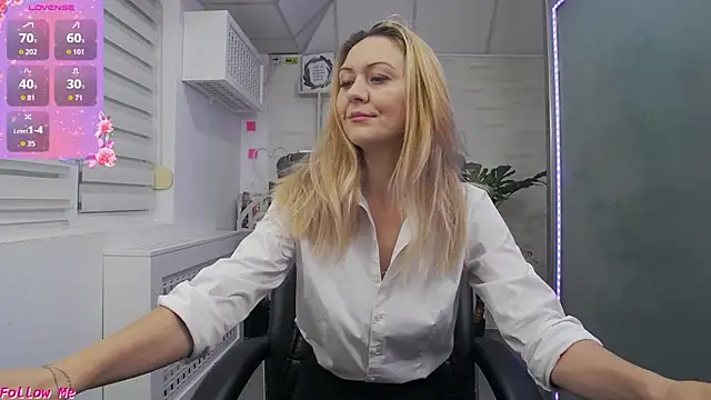 EllaMilf  online show from 10/13/25, 04:07