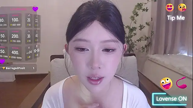 Snapshot of Meet_q chatting on 06/24/26, 01:48 Meet q online show from 06/24/26, 01:48