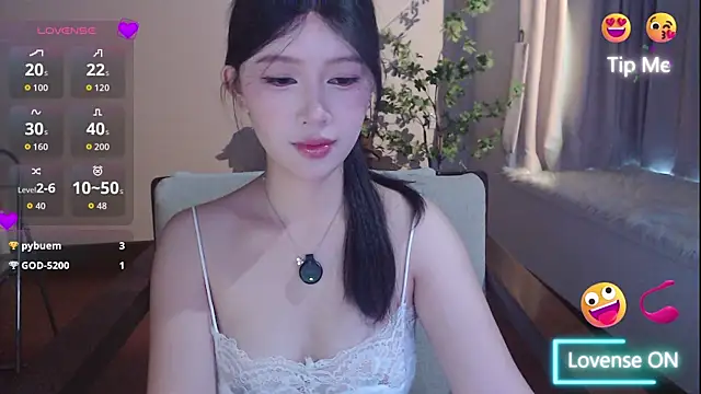 Snapshot of Meet_q chatting on 07/05/26, 10:17 Meet q online show from 07/05/26, 10:17