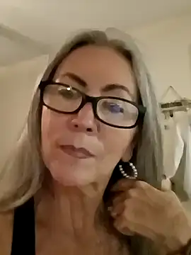 EvaRobinson online show from 12/13/24, 02:10