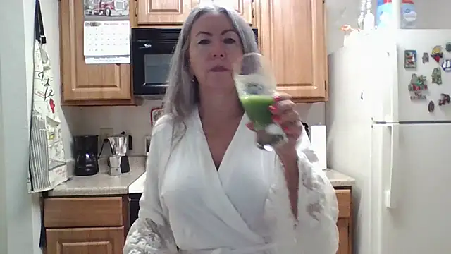 EvaRobinson online show from 12/18/24, 02:28