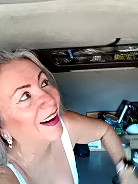 EvaRobinson online show from 12/30/24, 08:04