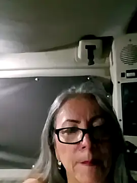 EvaRobinson online show from 12/30/24, 11:06