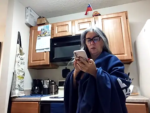 EvaRobinson online show from 01/16/25, 01:58