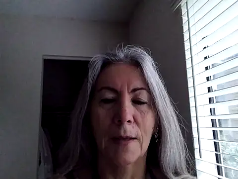 EvaRobinson online show from 01/18/25, 01:29