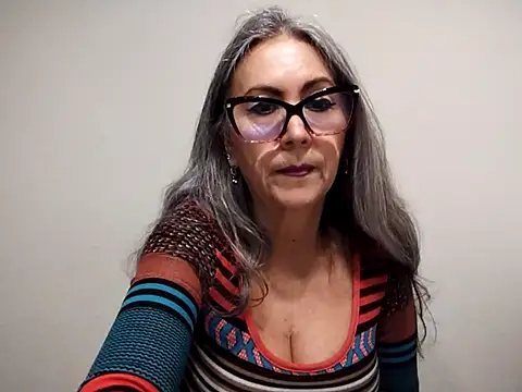 EvaRobinson online show from 01/21/25, 06:34