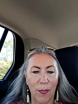 EvaRobinson online show from 02/08/25, 08:42