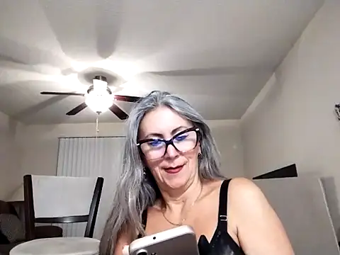 EvaRobinson online show from 02/13/25, 12:02