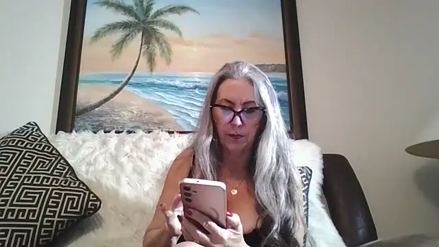 EvaRobinson online show from 02/19/25, 12:14