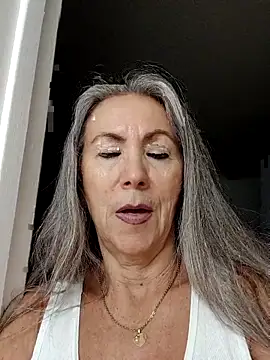 EvaRobinson online show from 02/19/25, 01:50