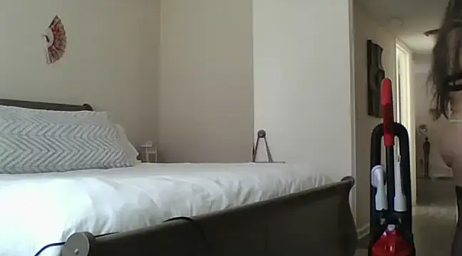 EvaRobinson online show from 02/20/25, 04:57