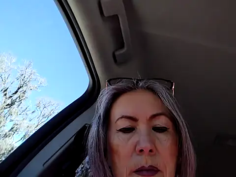 EvaRobinson online show from 02/21/25, 03:21