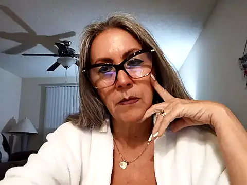 EvaRobinson online show from 02/25/25, 12:03