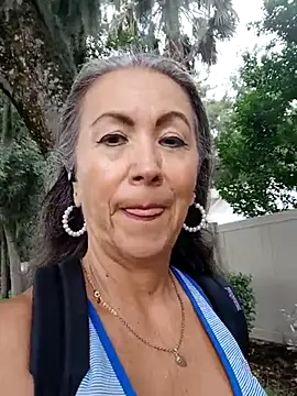 EvaRobinson online show from 10/10/25, 03:33