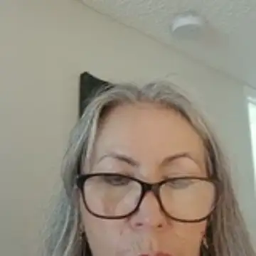 Snapshot of EvaRobinson chatting on 05/22/26, 04:12 EvaRobinson online show from 05/22/26, 04:12