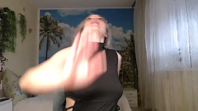 Snapshot of soaring_love chatting on 11/07/25, 05:07 soaring love online show from 11/07/25, 05:07