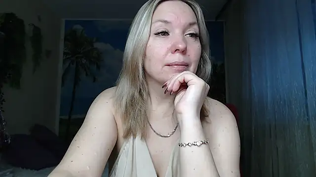 Snapshot of soaring_love chatting on 12/16/25, 05:01 soaring love online show from 12/16/25, 05:01