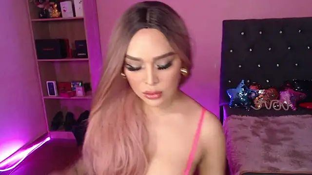 Snapshot of UrDreamTranspinay69 chatting on 01/26/25, 09:40 UrDreamTranspinay69 online show from 01/26/25, 09:40