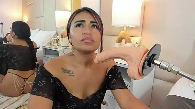 Snapshot of AntoniaRoss_ chatting on 02/25/25, 08:30 AntoniaRoss online show from 02/25/25, 08:30