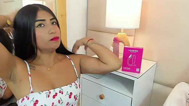 Snapshot of AntoniaRoss_ chatting on 03/16/26, 01:26 AntoniaRoss online show from 03/16/26, 01:26