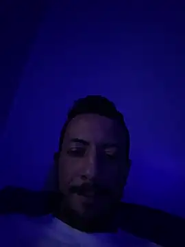 Snapshot of hamzalhway chatting on 10/06/25, 06:22 hamzalhway online show from 10/06/25, 06:22