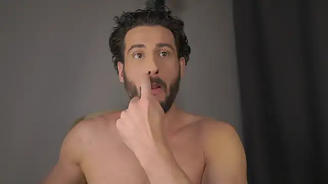 Snapshot of Keen___Luckystrike chatting on 02/14/26, 01:08 Keen Luckystrike online show from 02/14/26, 01:08