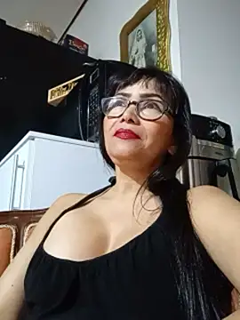 Snapshot of kelly_dirty_ chatting on 07/14/26, 02:05 kelly dirty online show from 07/14/26, 02:05