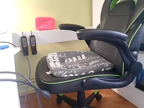 feathersify online show from 09/24/25, 05:44