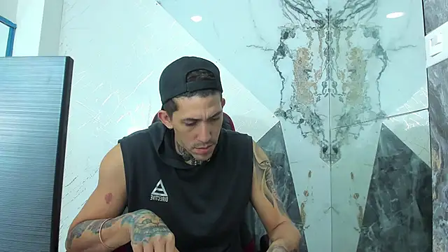 Snapshot of yeckodream chatting on 11/15/25, 09:32 yeckodream online show from 11/15/25, 09:32