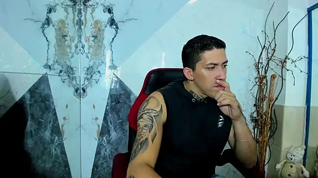 Snapshot of yeckodream chatting on 12/14/25, 04:29 yeckodream online show from 12/14/25, 04:29