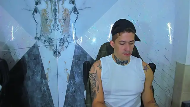 Snapshot of yeckodream chatting on 12/20/25, 06:20 yeckodream online show from 12/20/25, 06:20