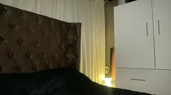 Snapshot of Lilly_cruz chatting on 03/13/25, 06:34 Lilly cruz online show from 03/13/25, 06:34