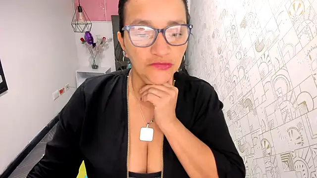 MarilynMiilf  online show from 12/28/24, 11:05