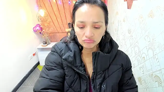 Snapshot of MarilynMiilf_ chatting on 12/17/25, 08:26 MarilynMiilf online show from 12/17/25, 08:26