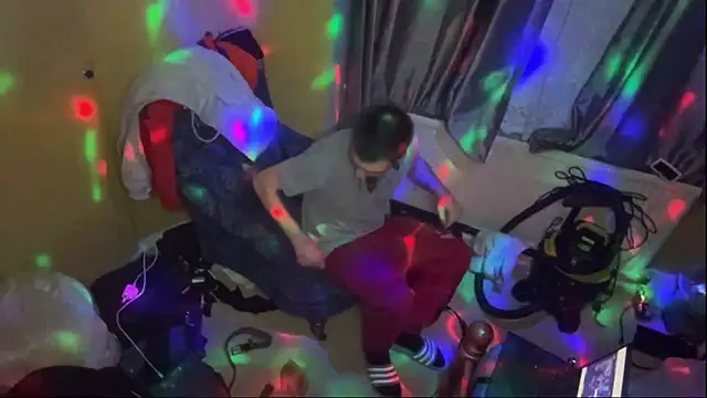 ThatGuyNextDoor1992 online show from 02/21/25, 08:27