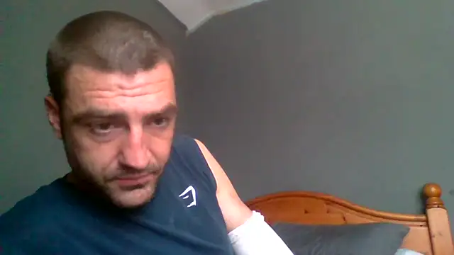 ThatGuyNextDoor1992 online show from 09/18/25, 09:44