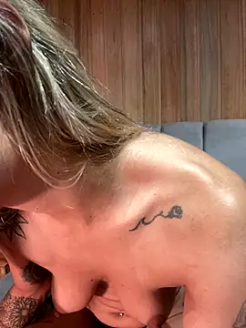 Snapshot of AliceStone19 chatting on 12/14/25, 12:16 AliceStone19 online show from 12/14/25, 12:16