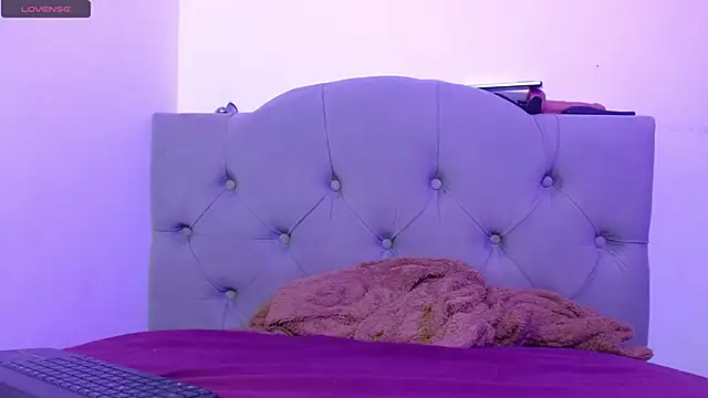 Red-moon1 online show from 01/04/25, 01:53