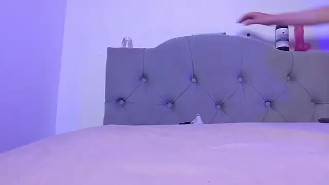 Red-moon1 online show from 02/06/25, 04:58