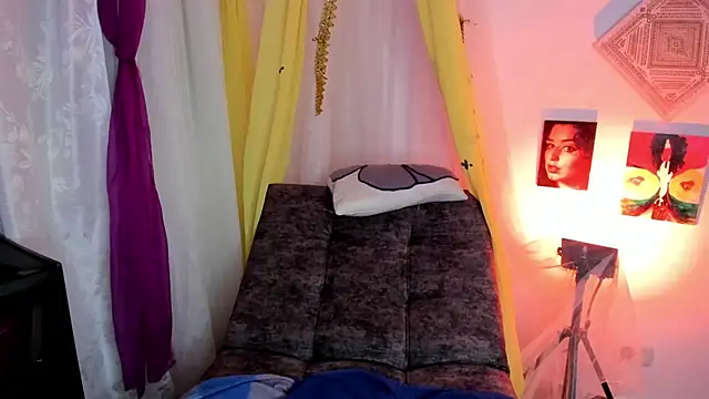 sophiaamethystt online show from 12/03/25, 10:41