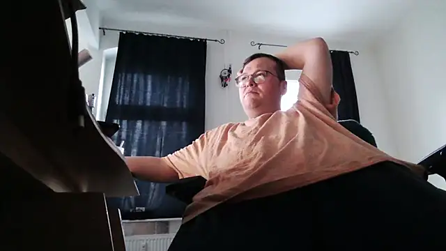 Snapshot of chubbysmallcock@xh chatting on 02/03/26, 03:50 chubbysmallcockxh online show from 02/03/26, 03:50