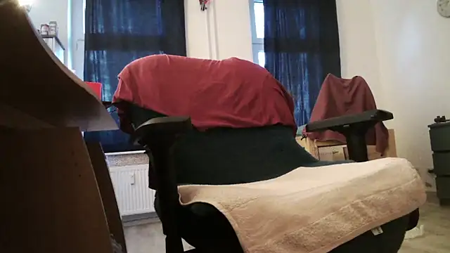 Snapshot of chubbysmallcock@xh chatting on 04/08/26, 05:46 chubbysmallcockxh online show from 04/08/26, 05:46