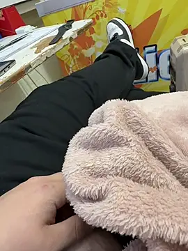 Snapshot of buri232 chatting on 03/04/25, 05:24 buri232 online show from 03/04/25, 05:24