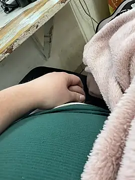 Snapshot of buri232 chatting on 03/06/25, 07:25 buri232 online show from 03/06/25, 07:25