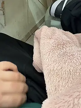 Snapshot of buri232 chatting on 03/07/25, 02:12 buri232 online show from 03/07/25, 02:12