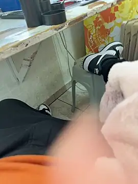 Snapshot of buri232 chatting on 03/15/25, 01:18 buri232 online show from 03/15/25, 01:18