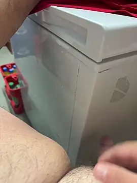 Snapshot of buri232 chatting on 11/07/25, 01:44 buri232 online show from 11/07/25, 01:44