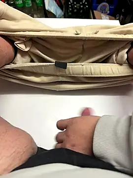 Snapshot of buri232 chatting on 11/28/25, 01:25 buri232 online show from 11/28/25, 01:25