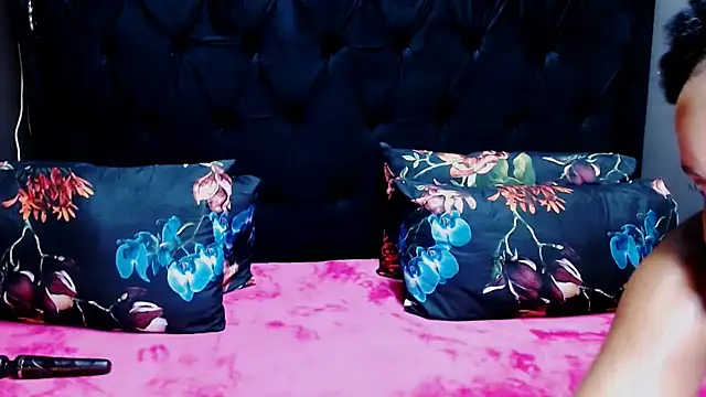 Snapshot of Ducheess chatting on 03/08/25, 04:34 Ducheess online show from 03/08/25, 04:34